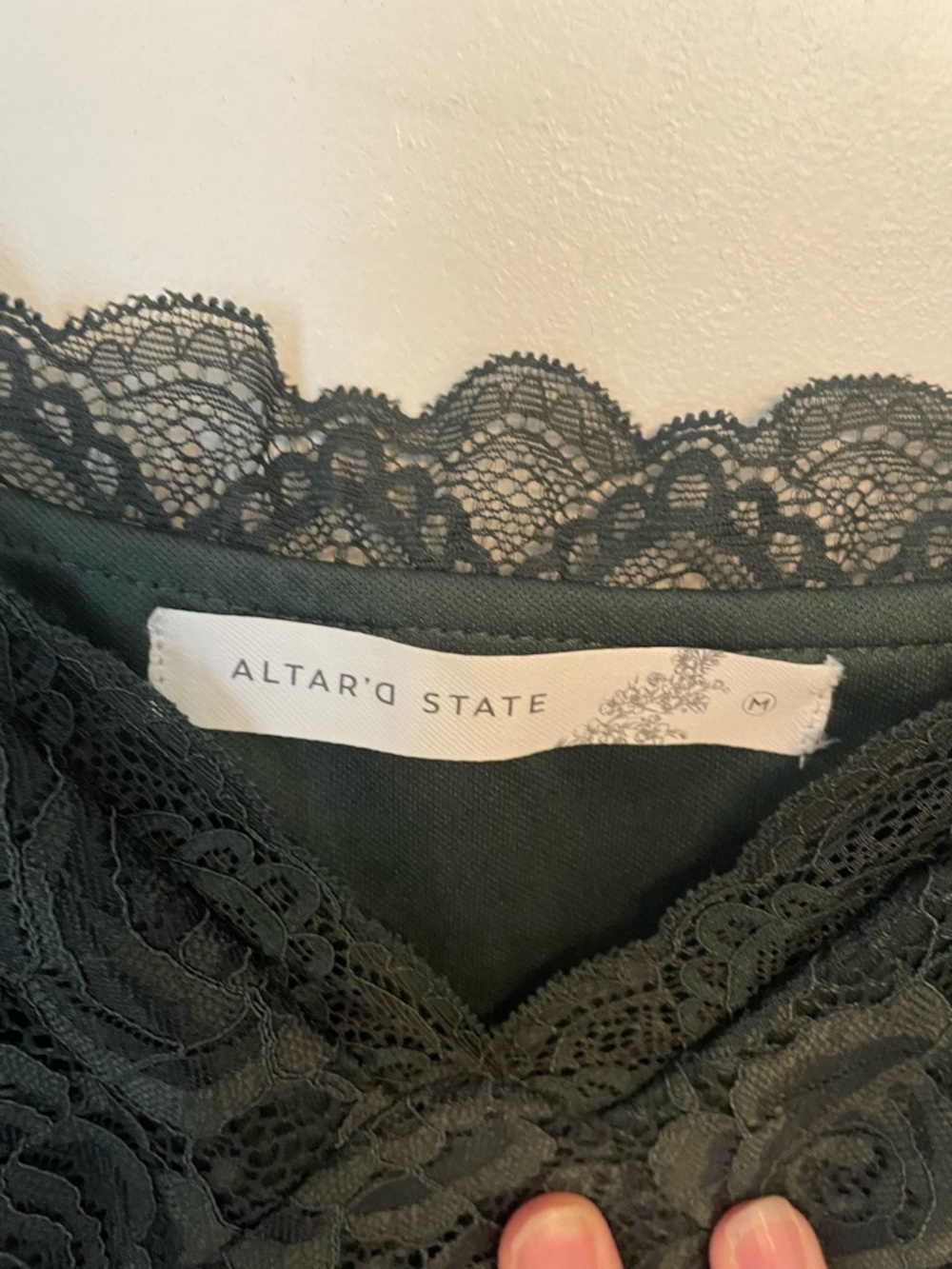 Altar'd State  Green Maxi Milkmaid Cotrage Core Clydie Floral Dress Size M Lace - Picture 8 of 13